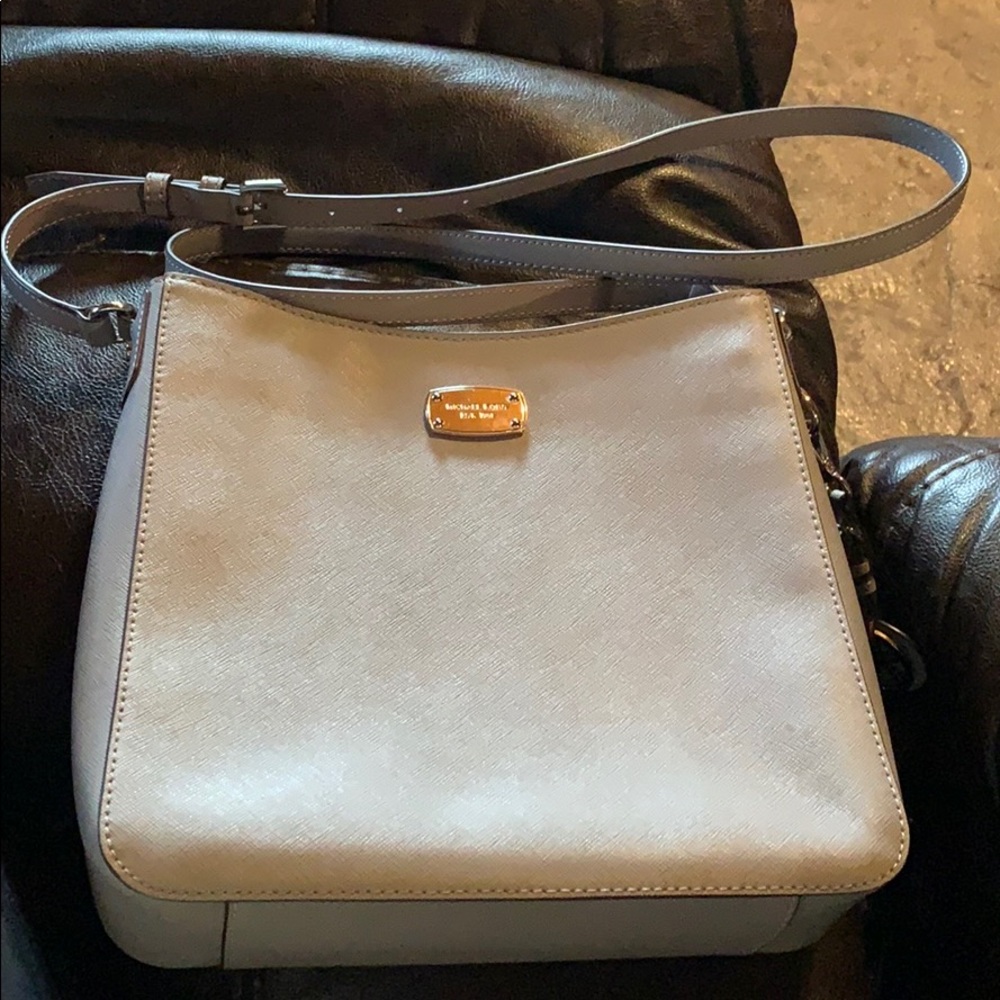 Michael Khors crossbody